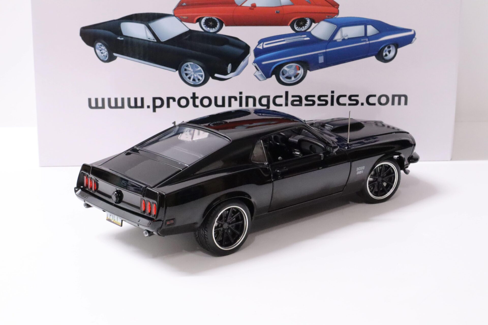 1:18 ACME 1969 Ford Mustang Boss 351 Street Fighter Pro Touring black