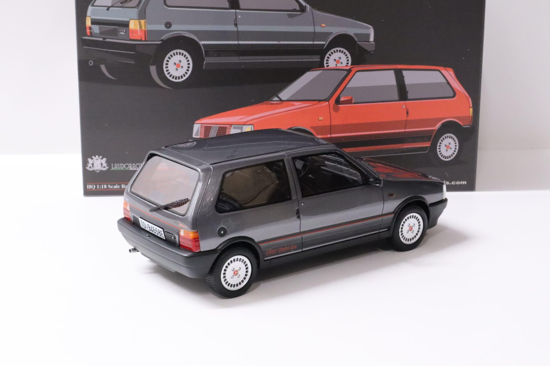1:18 Laudoracing-Model Fiat Uno Turbo I.E. 1987 grey metallic