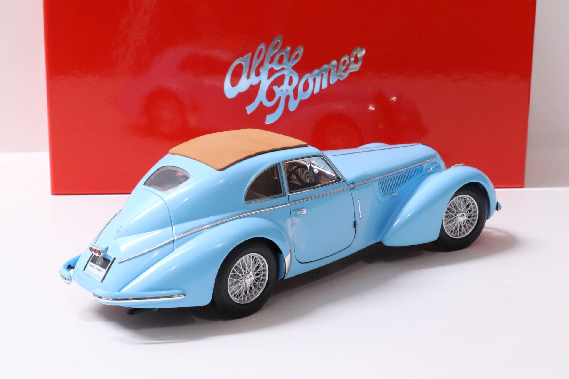 1:18 Minichamps Alfa Romeo 8C 2900B Lungo 1938 light blue