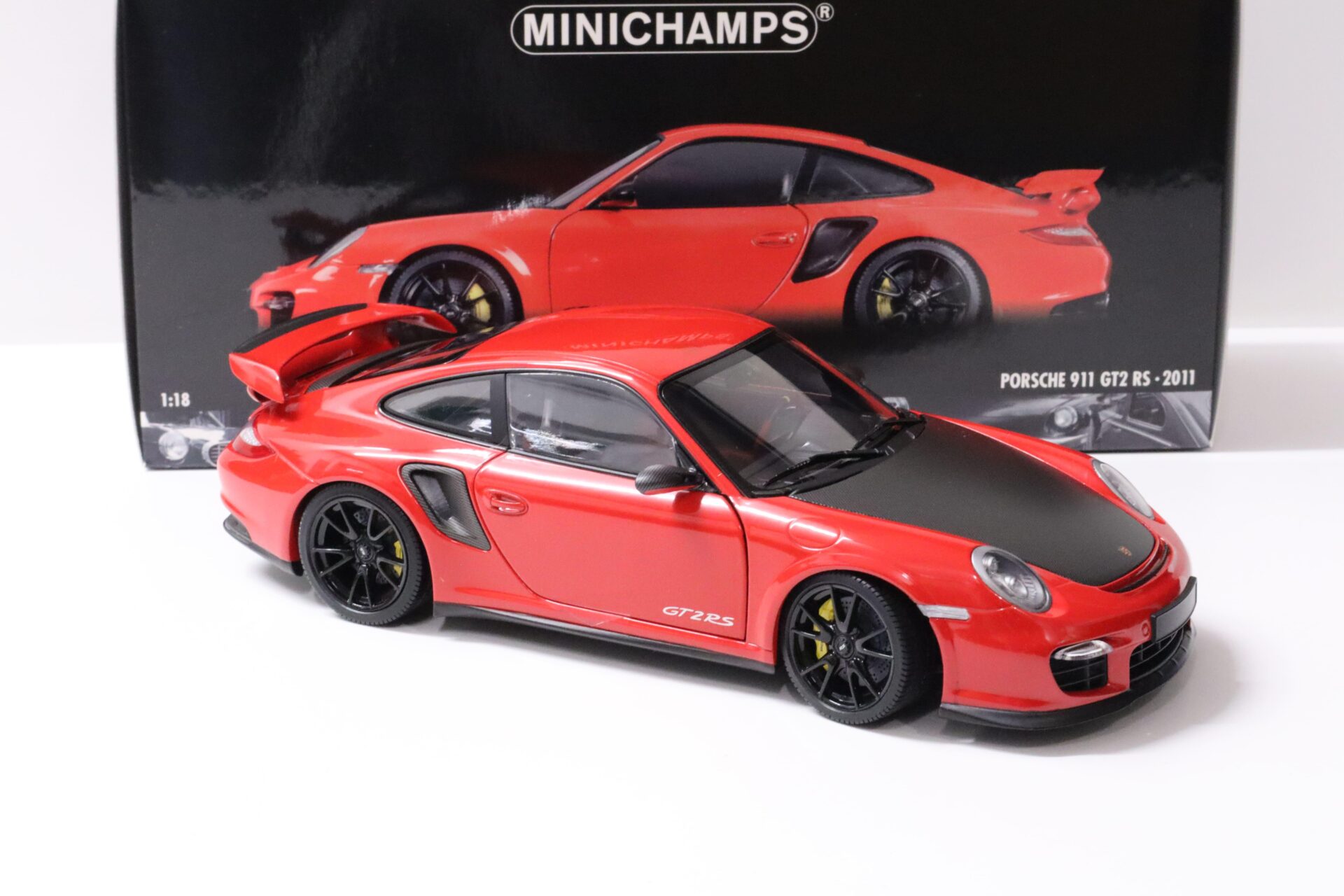 1:18 Minichamps Porsche 911 (997) GT2 RS 2011 red with black wheels