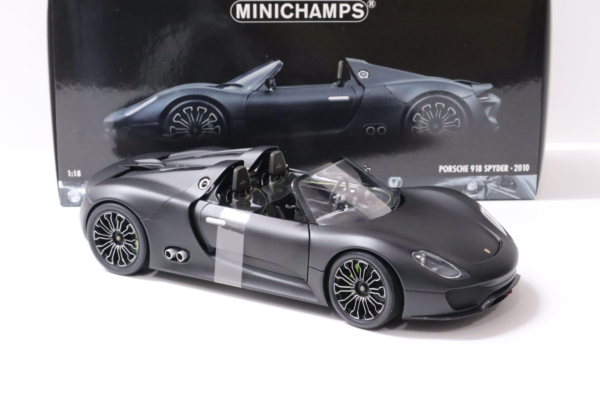 1:18 Minichamps Porsche 918 Spyder 2010 matt black