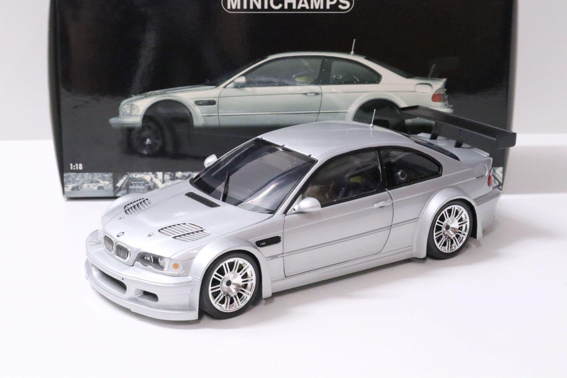 1:18 Minichamps BMW M3 GTR E46 Street 2001 silver