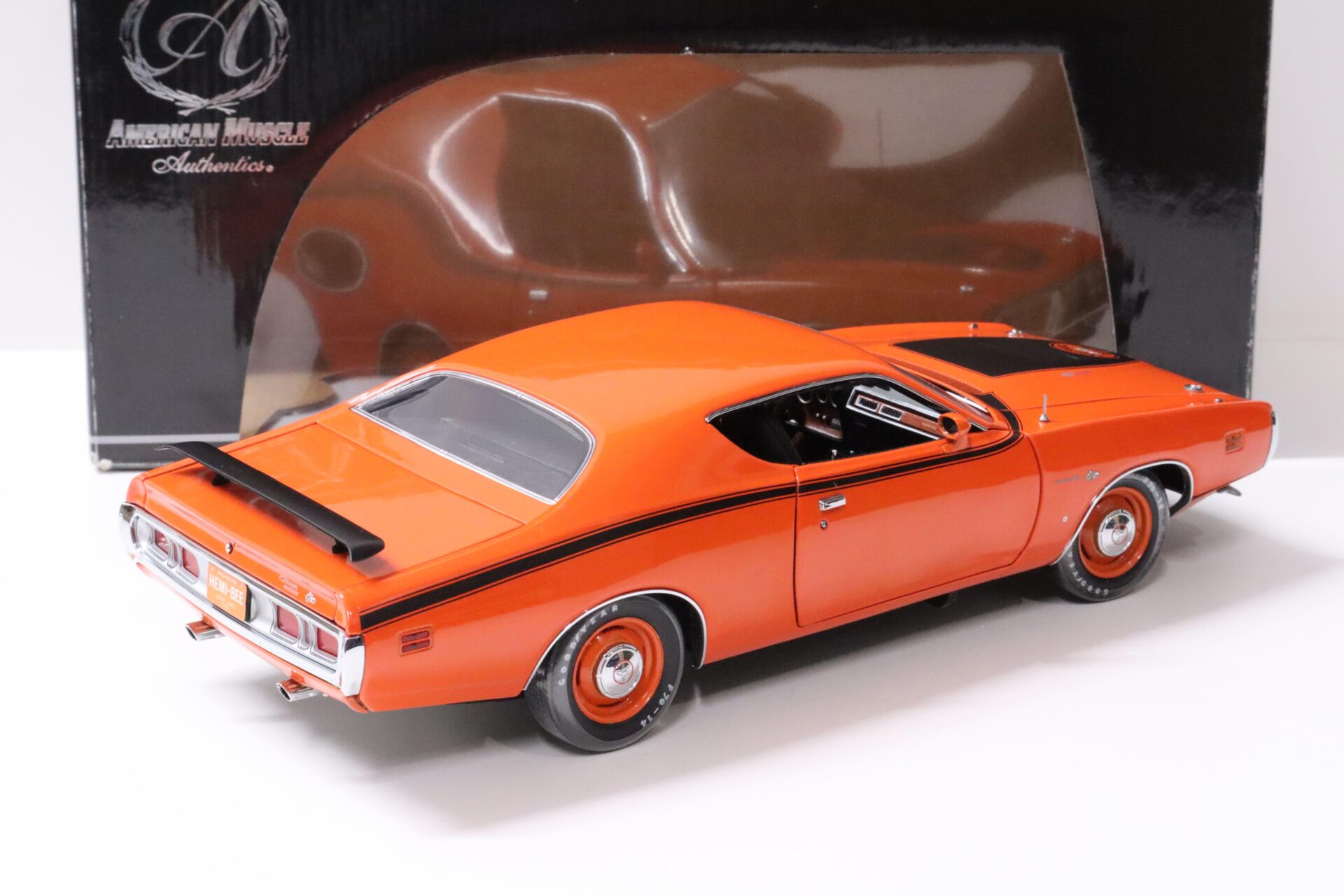 1:18 ERTL Authentics 1971 Dogde Charger Super Bee orange