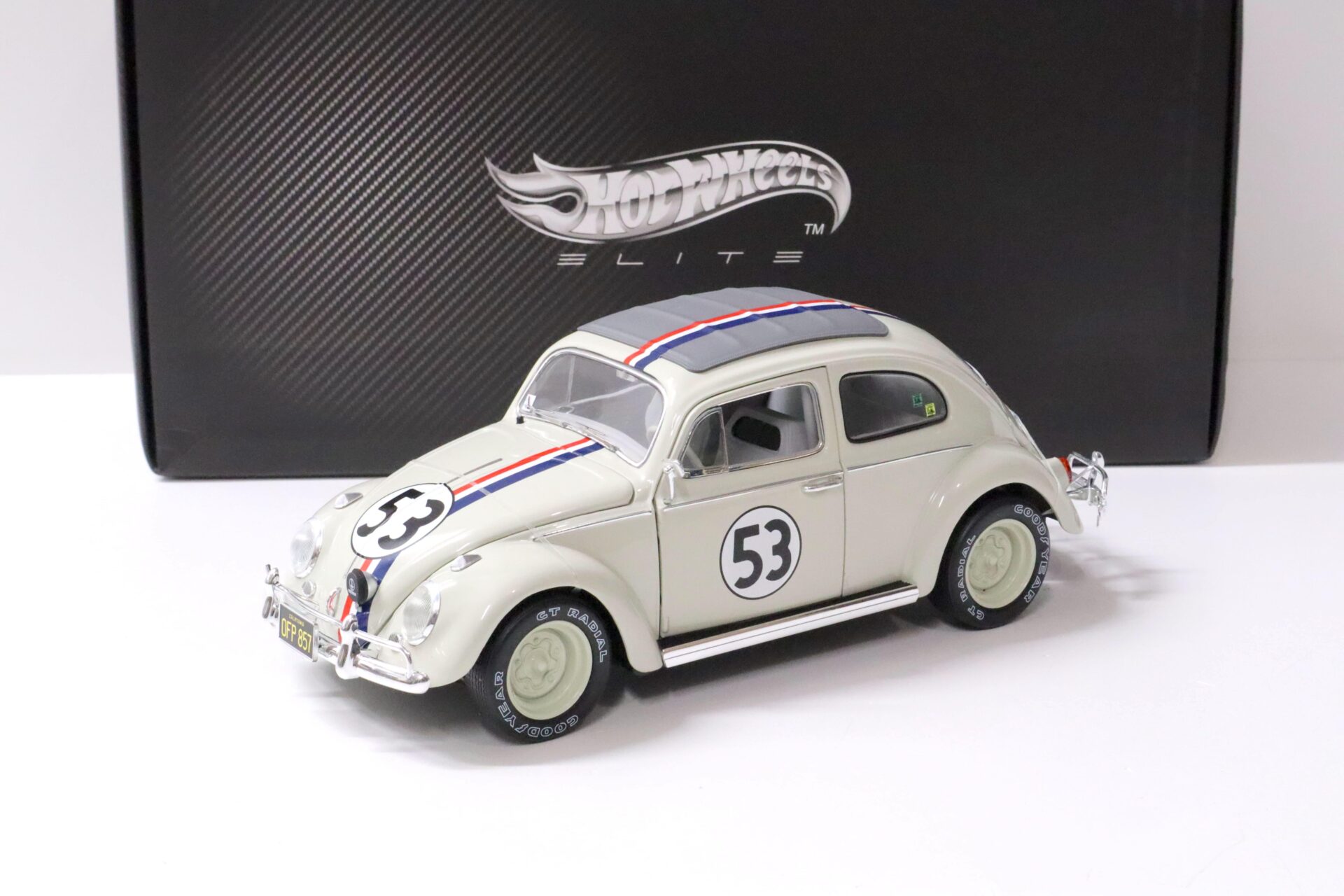 ID 59218 orig.jpg 1:18 Hot Wheels Elite VW Käfer HERBIE goes to Monte Carlo #53