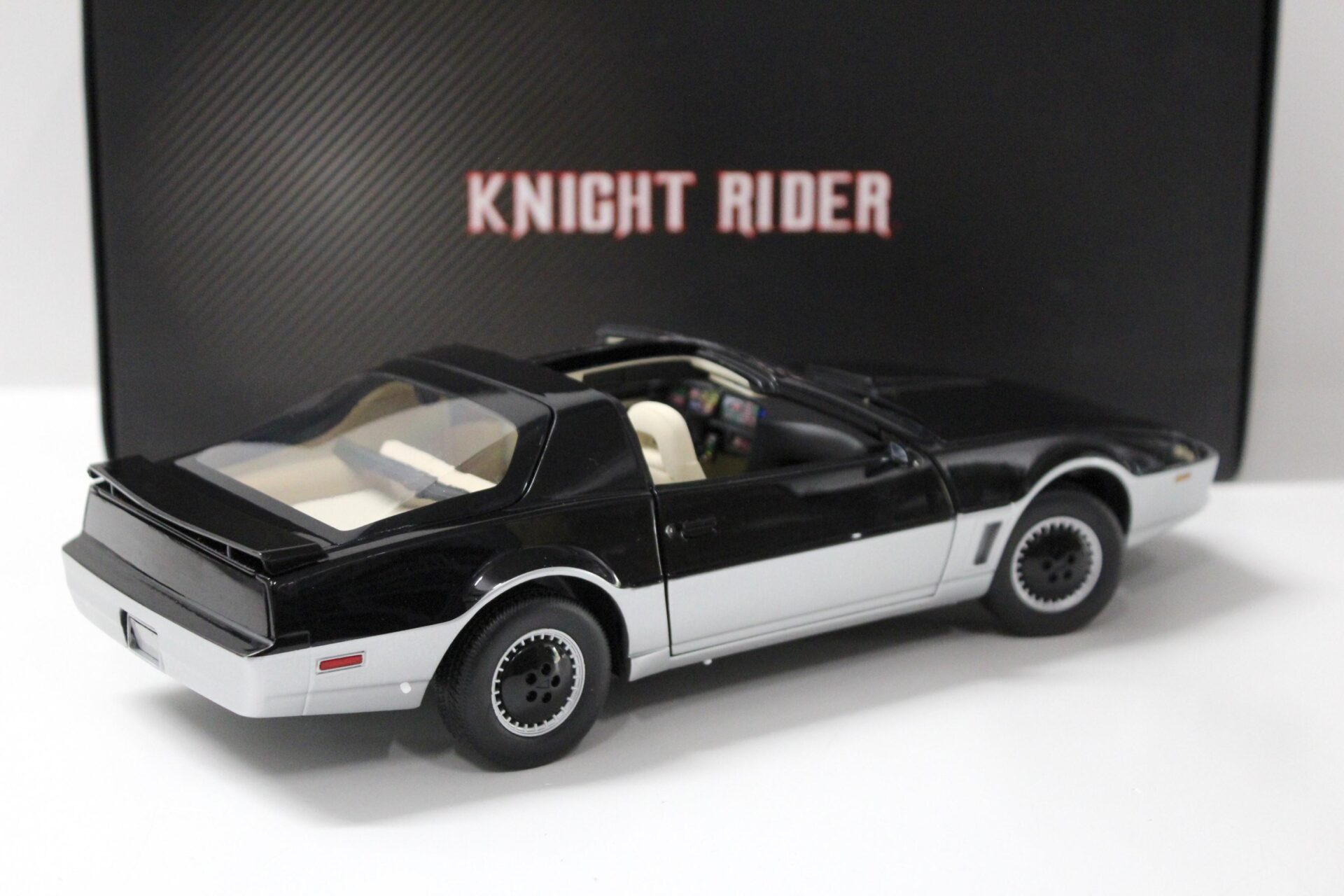 1:18 Hot Wheels Elite Pontiac Trans AM Knight Rider KARR K.A.R.R. black/ silver