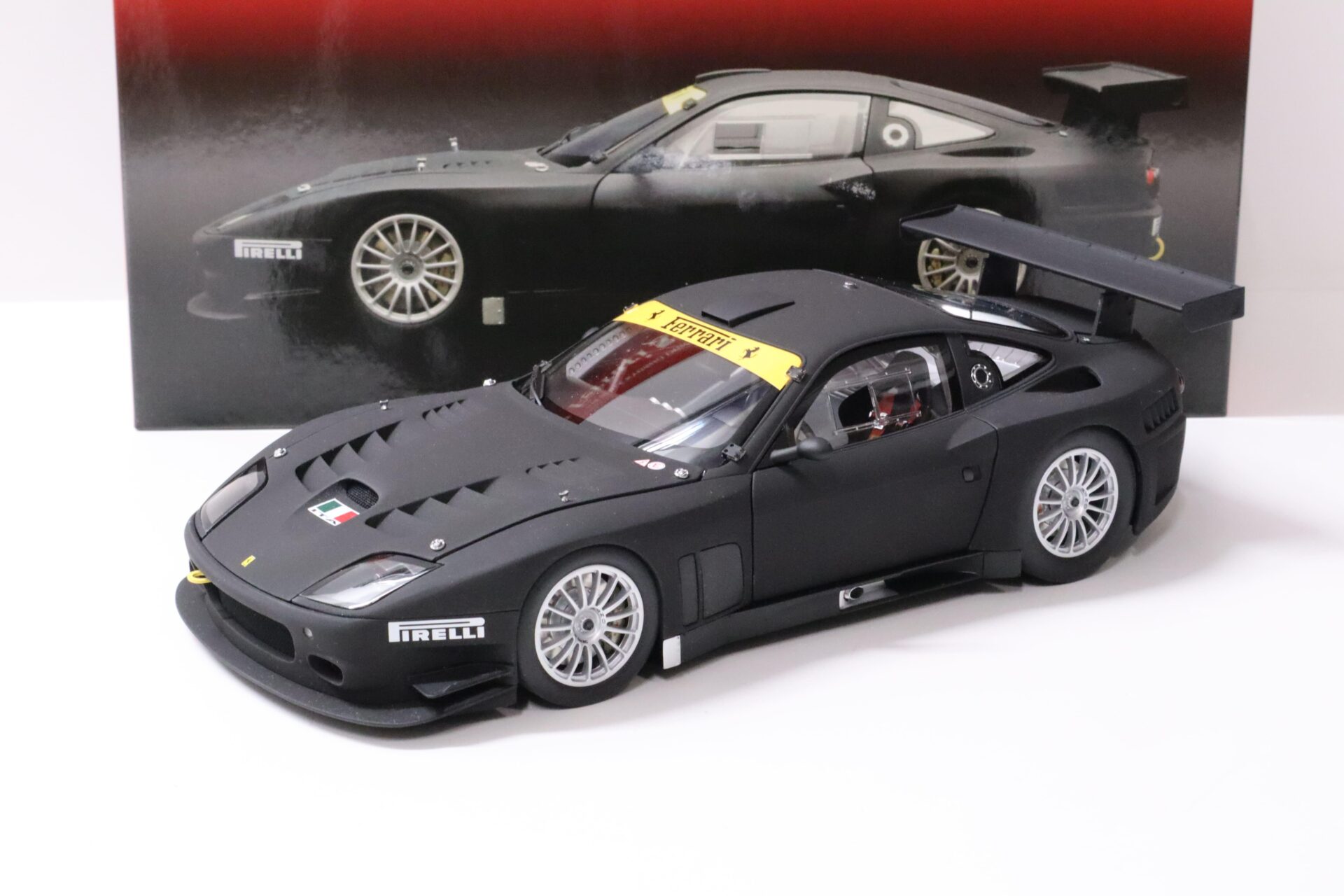ID 59376 orig 1.jpg 1:18 Kyosho Ferrari 575 GTC Evoluzione Coupe 2005 matt black