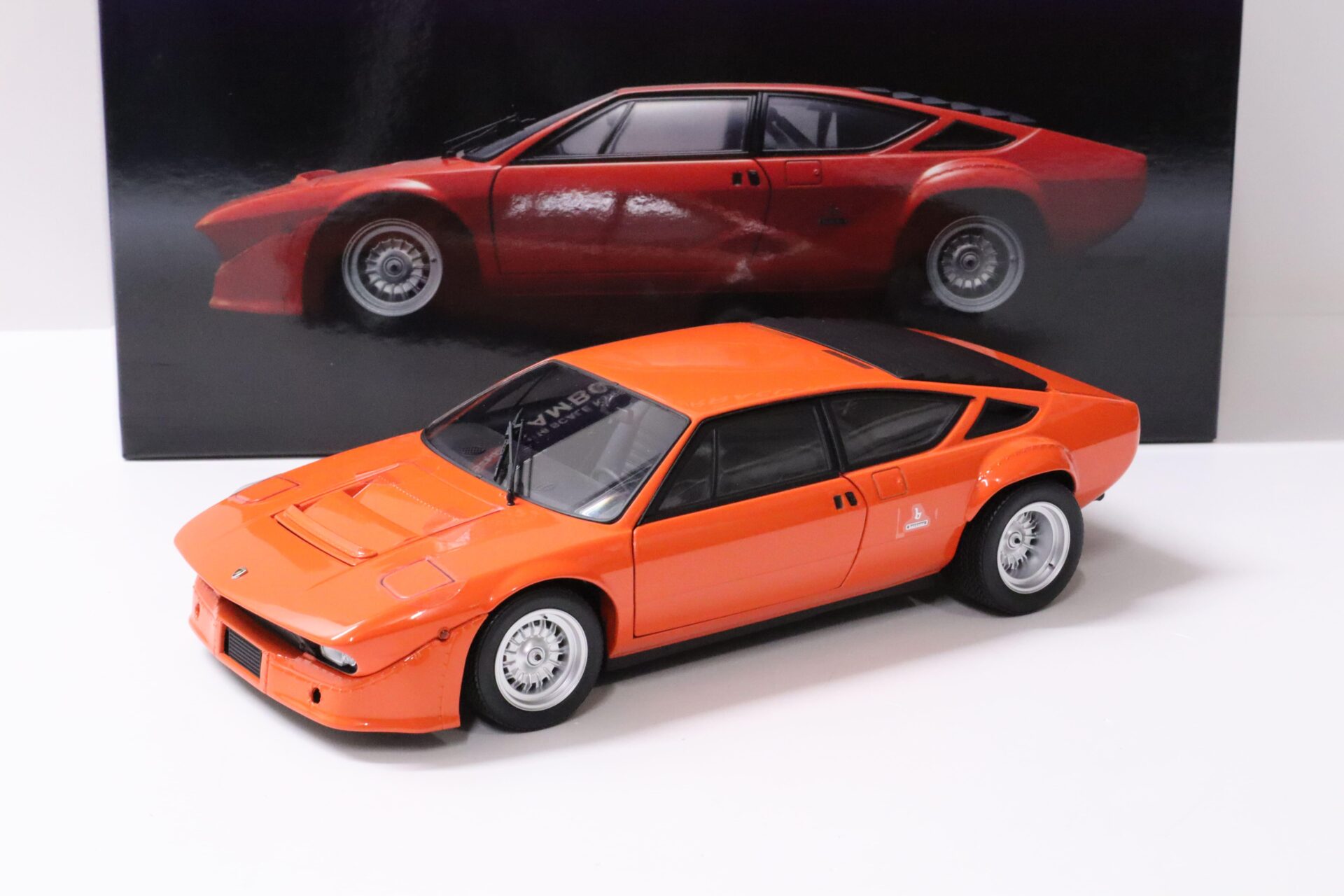 1:18 Kyosho Lamborghini Urraco Rally orange