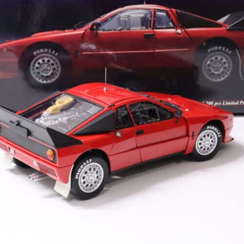 1:18 Kyosho Lancia 037 Rally Presentation Plain Body red