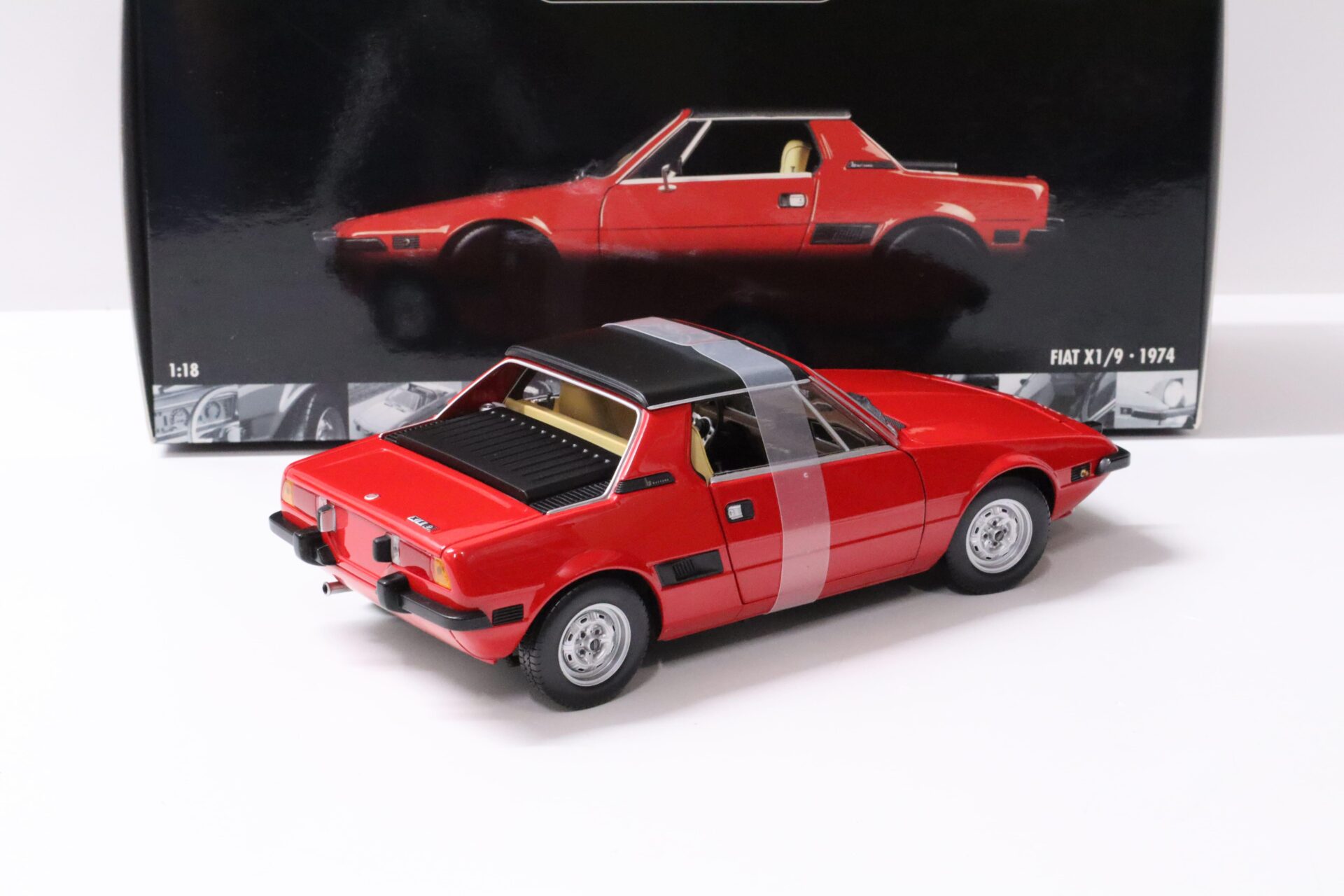 1:18 Minichamps Fiat X1/9 red 1974