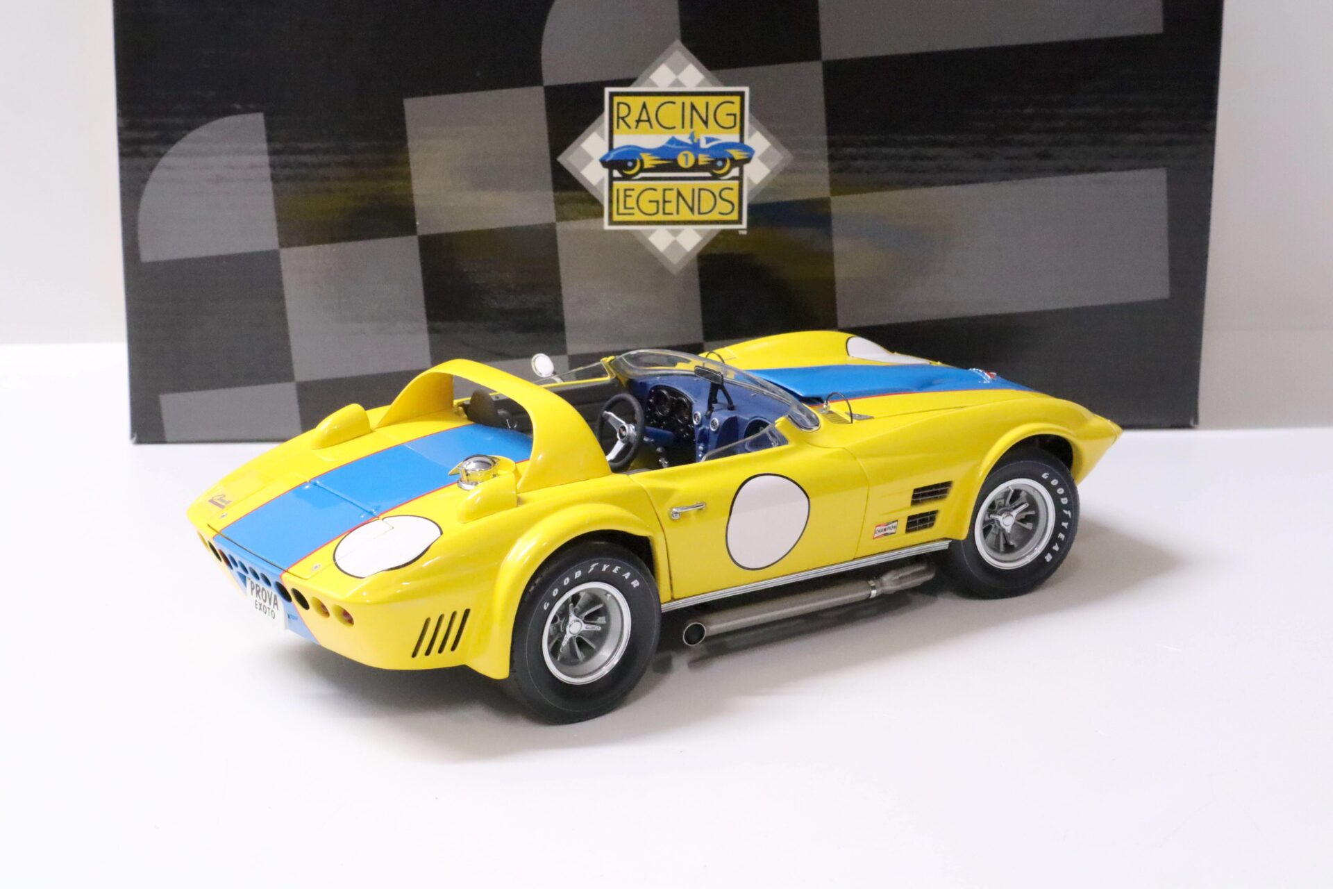 1:18 Exoto Chevrolet Grand Sport Roadster Chicago Hobby Show 1964 yellow