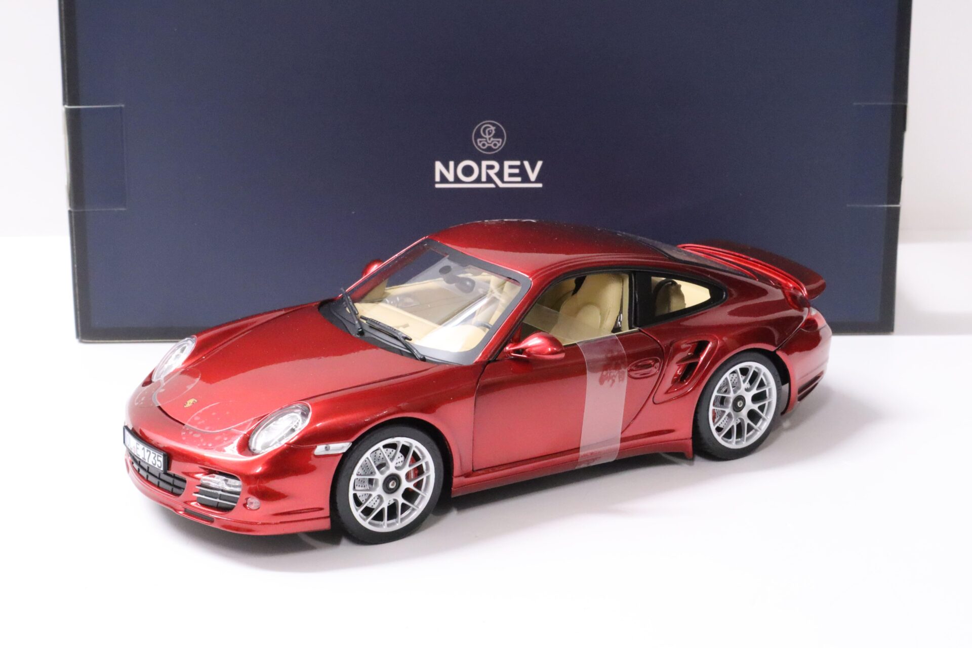 1:18 Norev Porsche 911 (997) Turbo Coupe red metallic 2010 - Limited 200 pcs.