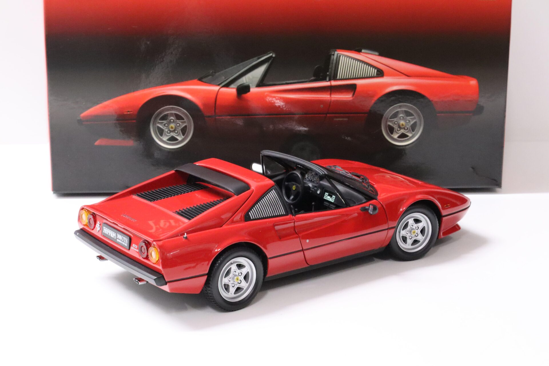 1:18 Kyosho Ferrari 308 GTS Quattrovalvole red