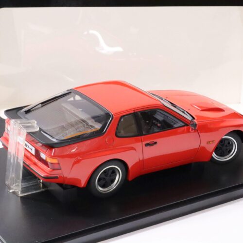 1:18 AUTOart Porsche 924 Carrera GT 1980 Guards red