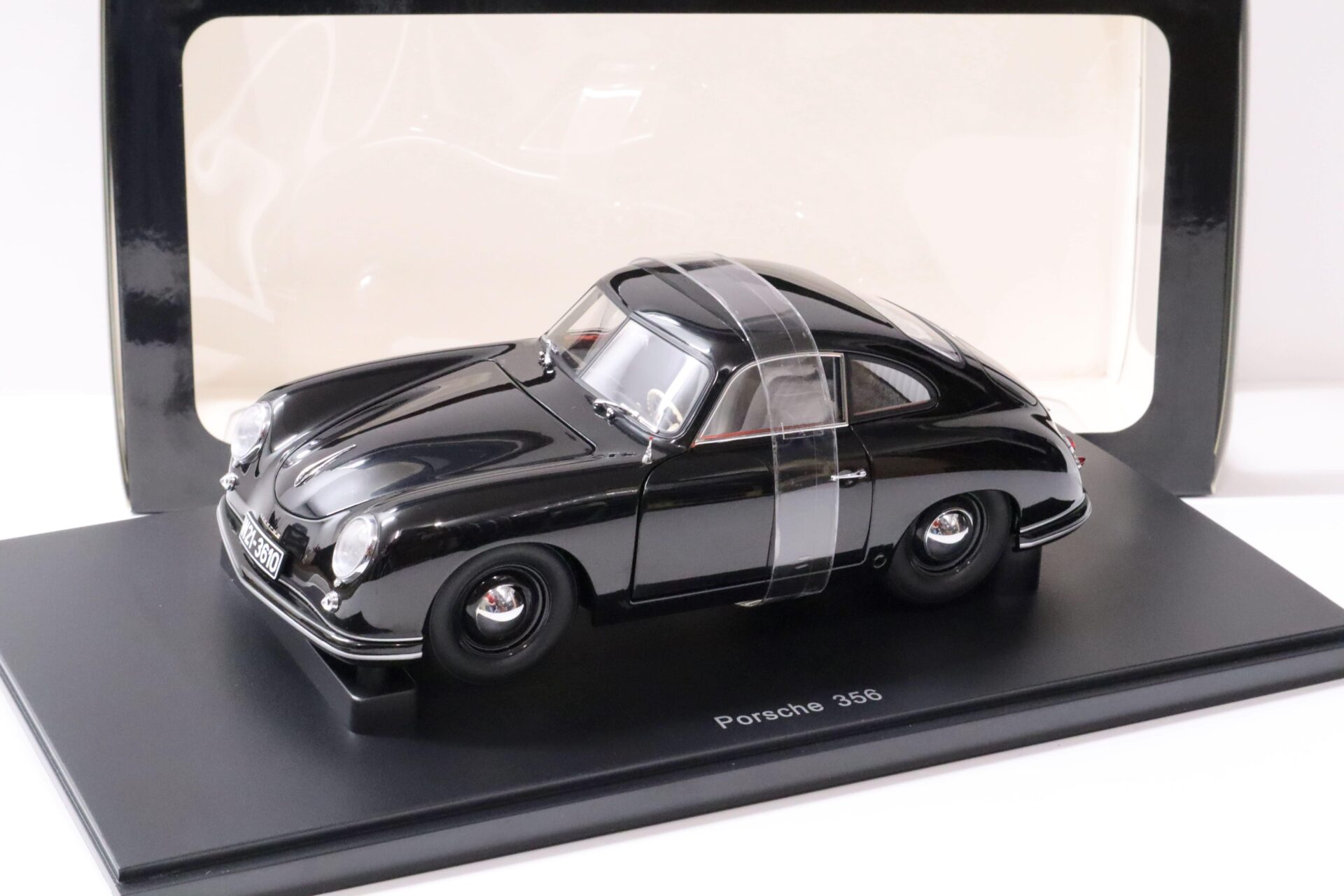 ID 60001 orig 1.jpg 1:18 AUTOart Porsche 356 Coupe black 1950