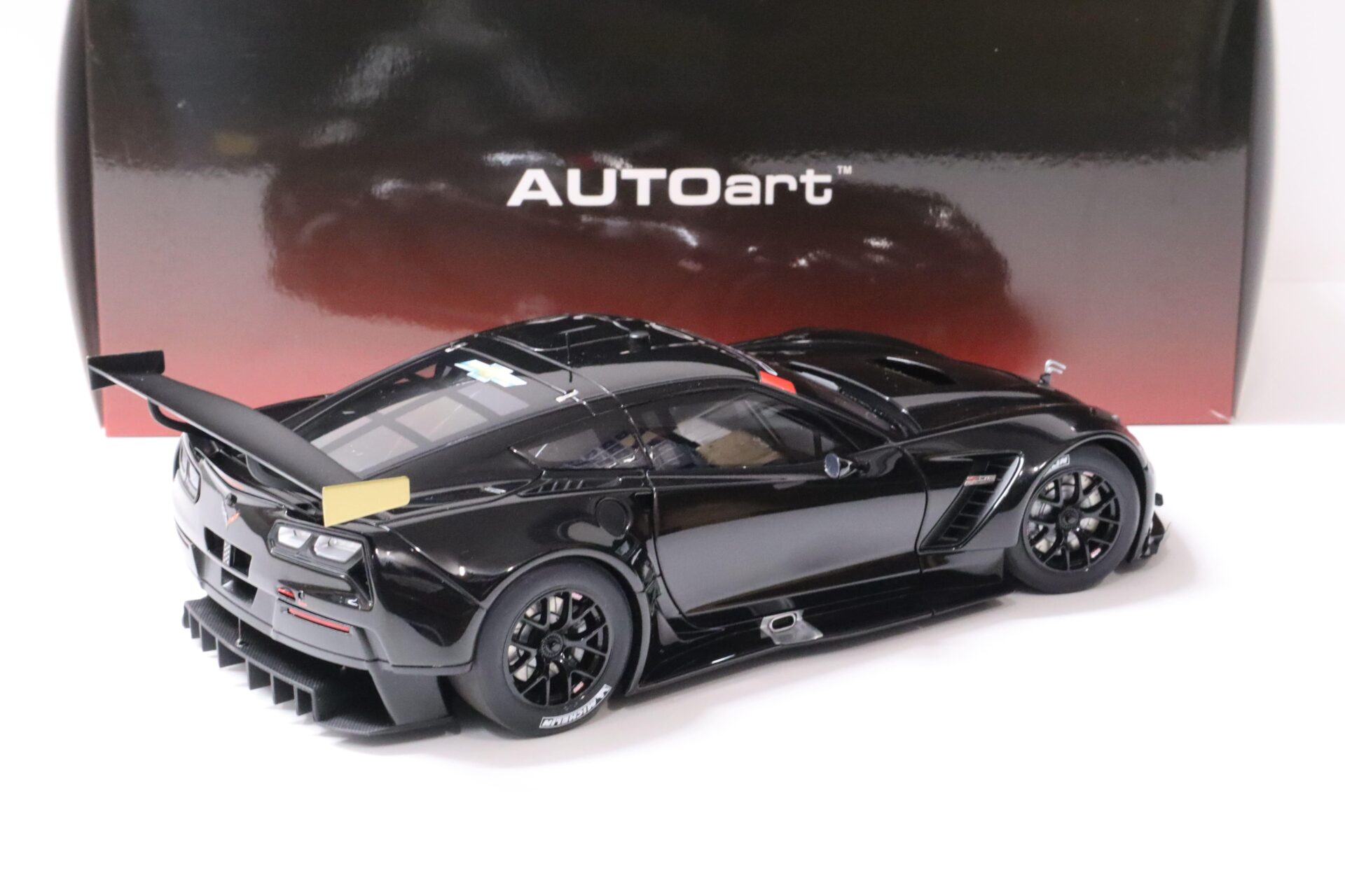 1:18 AUTOart Chevrolet Corvette C7.R Plain Body Version Glossy black