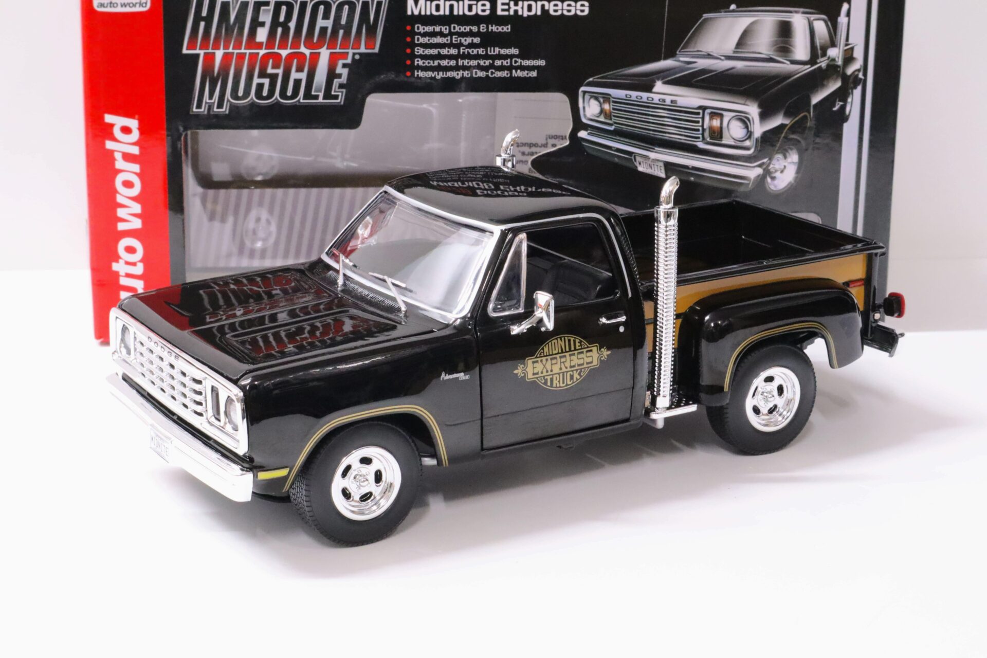 1:18 Auto World 1978 Dodge Warlock Pick-Up Midnite Express black