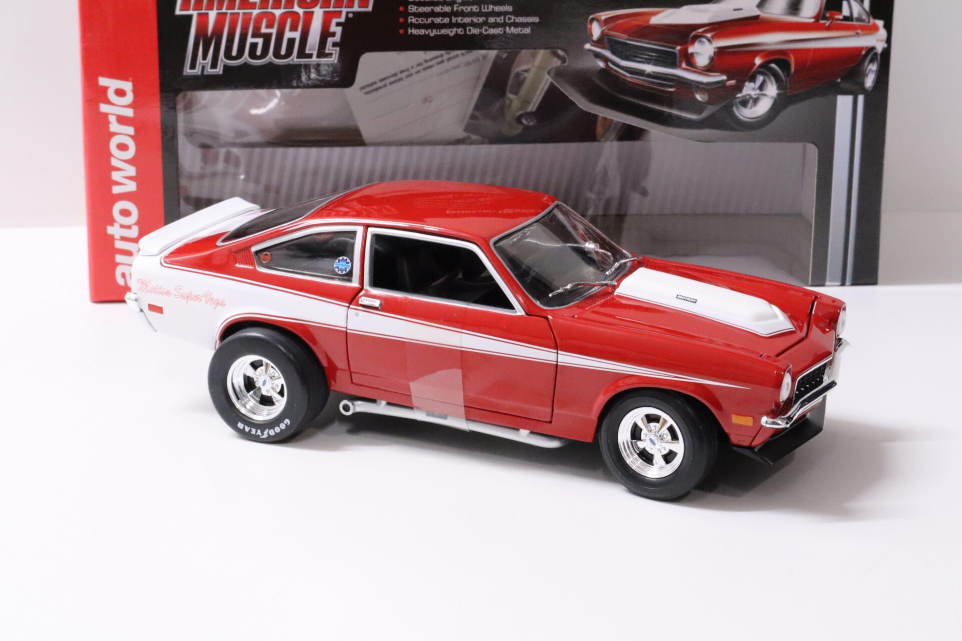 1:18 Auto World 1971 Chevrolet Vega Baldwin Motion red/ white