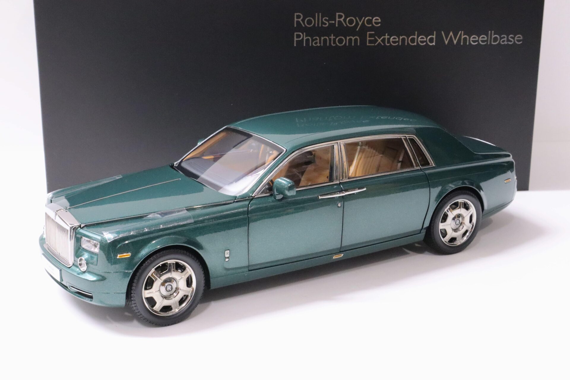 1:18 Kyosho Rolls Royce Phantom EWB Extended Wheelbase 2012 Brooklands green