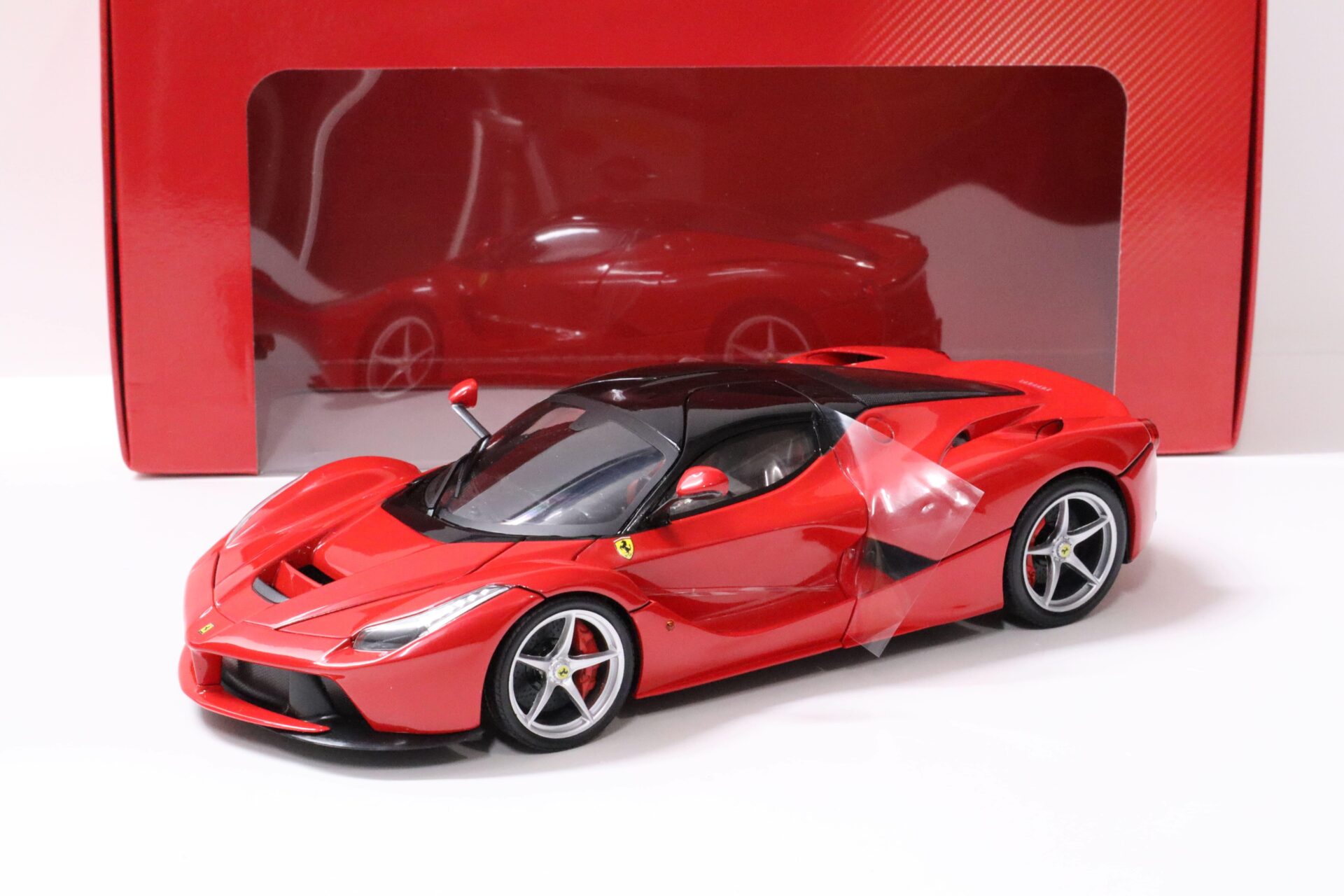 1:18 Hot Wheels Ferrari LaFerrari 2013 red BLY52