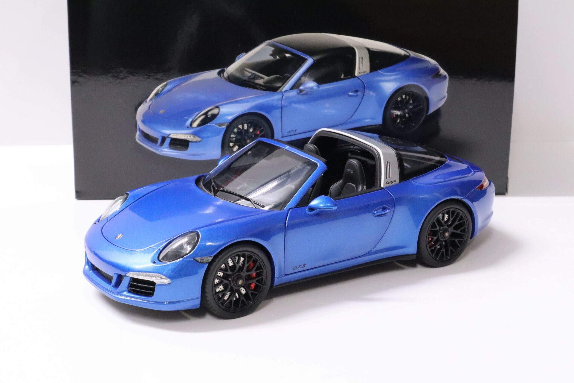 ID 60357 orig.jpg 1:18 Schuco Porsche 911 (991) Targa 4 GTS saphir blue metallic