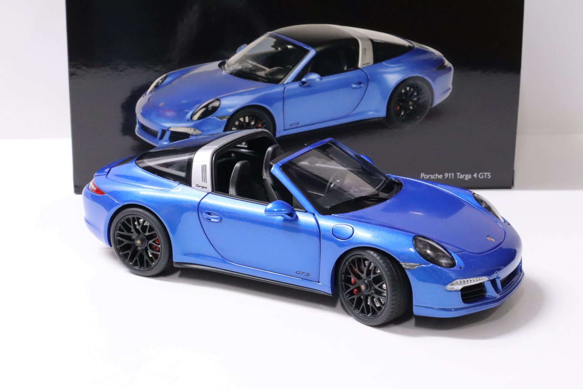 1:18 Schuco Porsche 911 (991) Targa 4 GTS saphir blue metallic