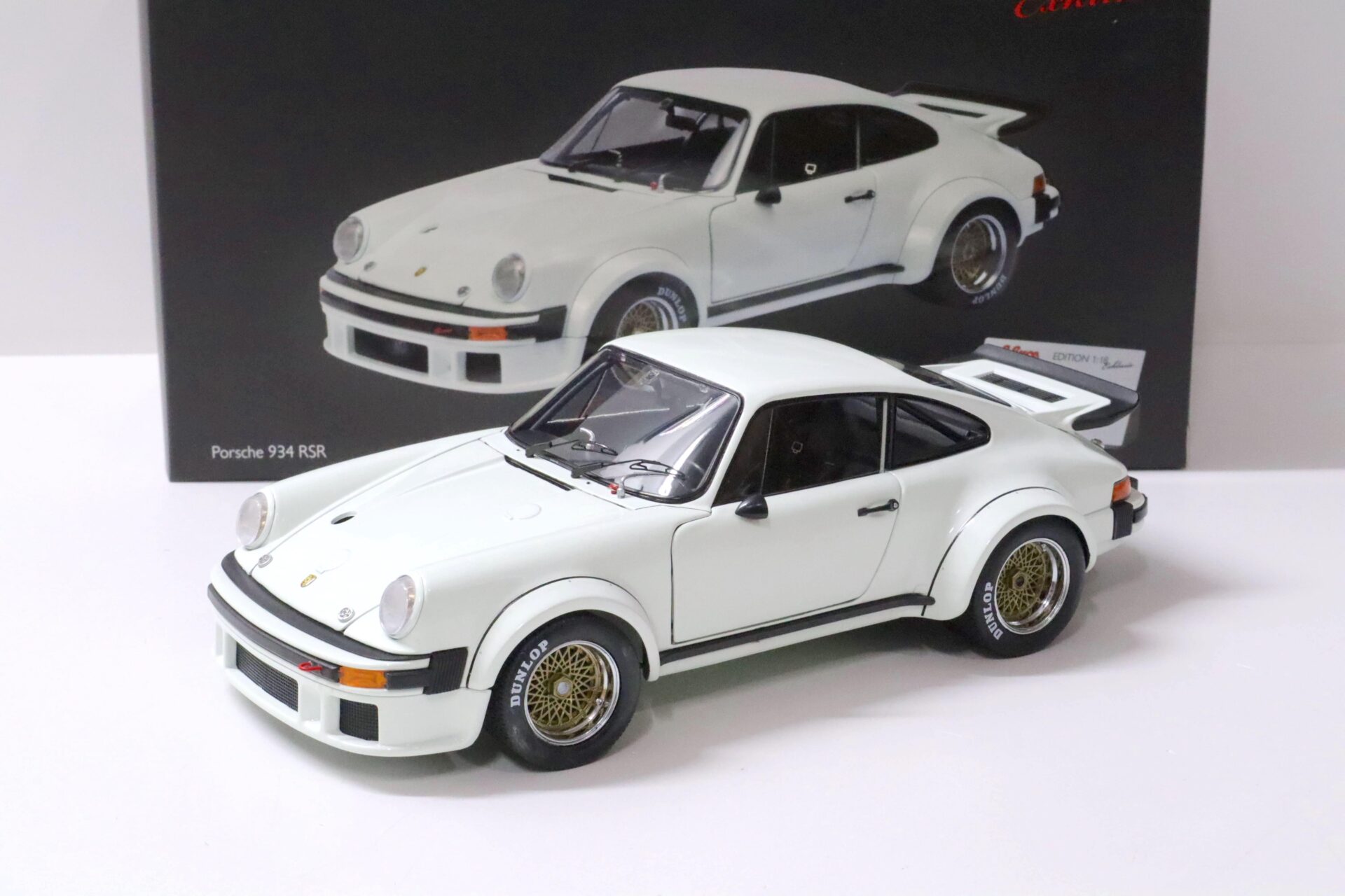 1:18 Schuco Porsche 934 RSR Street Plain grandprix white