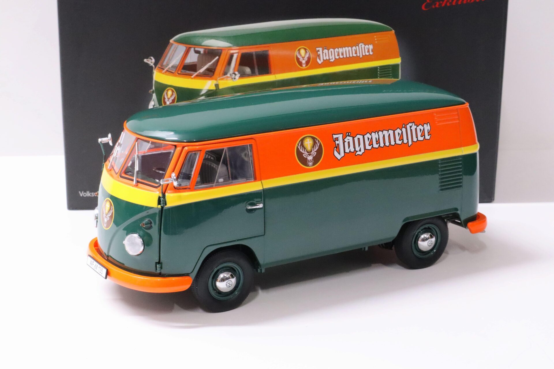 ID 60381 orig 1.jpg 1:18 Schuco VW T1 Transporter Kasten Jägermeister green/ orange