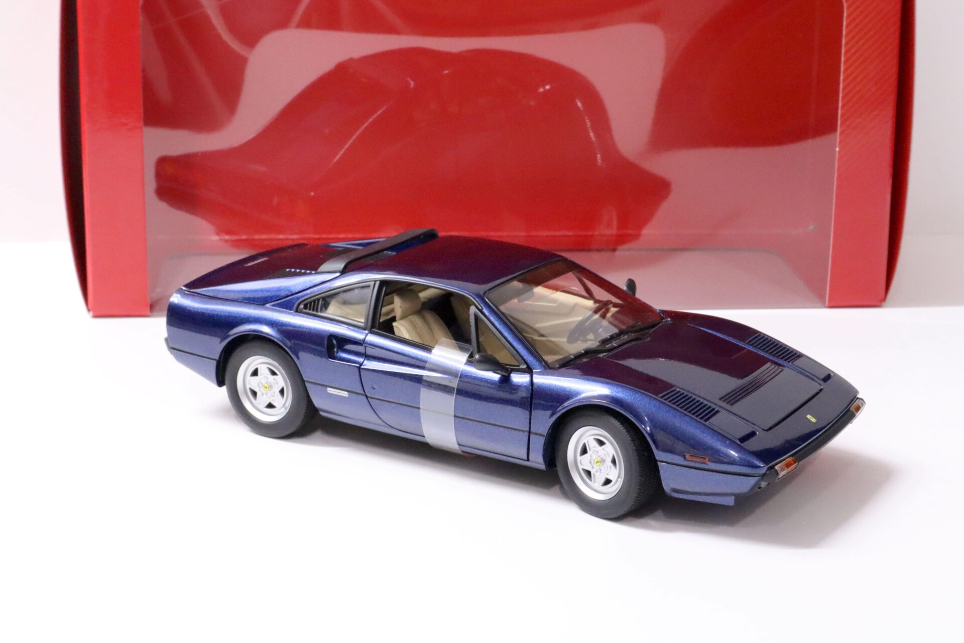 1:18 Hot Wheels Ferrari 308 GTB Coupe blue metallic