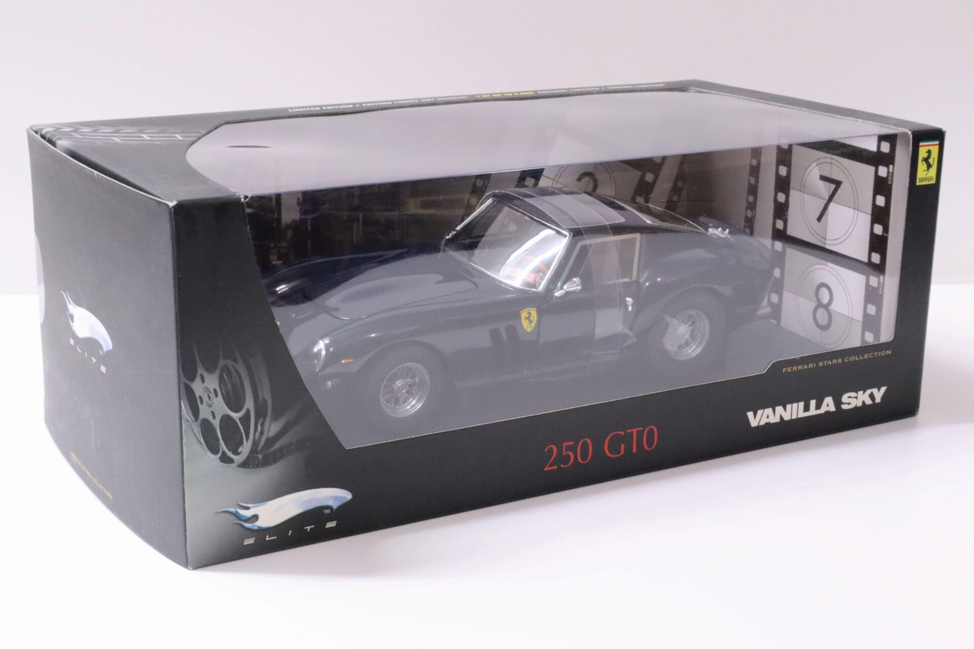 1:18 Hot Wheels Elite Ferrari 250 GTO Coupe "VANILLA SKY" dark blue