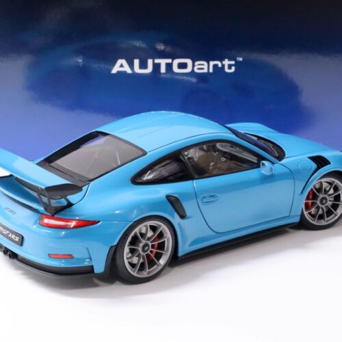 1:18 AUTOart Porsche 911 (991) GT3 RS Miami blue/ dark gray wheels - Image 3