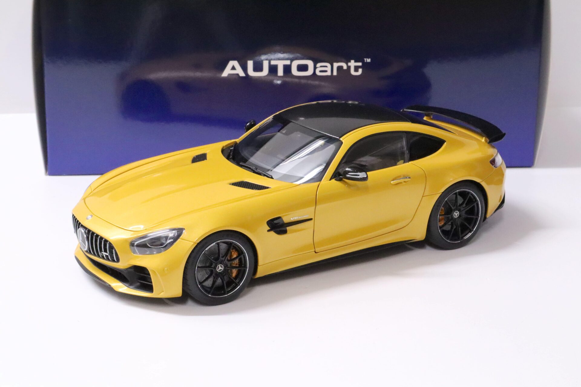 1:18 AUTOart Mercedes AMG GT R Coupe AMG Solarbeam yellow metallic