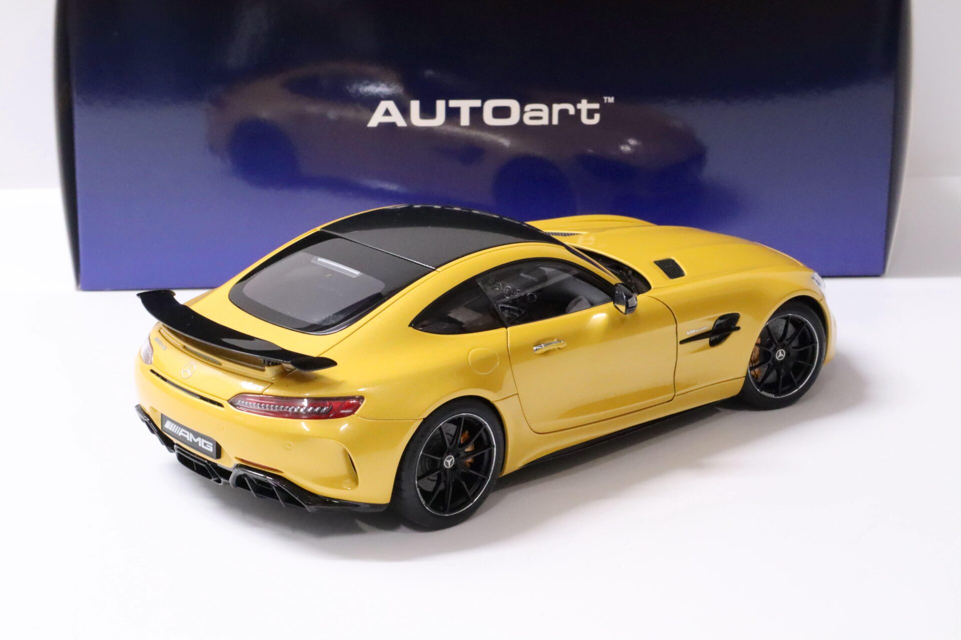 1:18 AUTOart Mercedes AMG GT R Coupe AMG Solarbeam yellow metallic