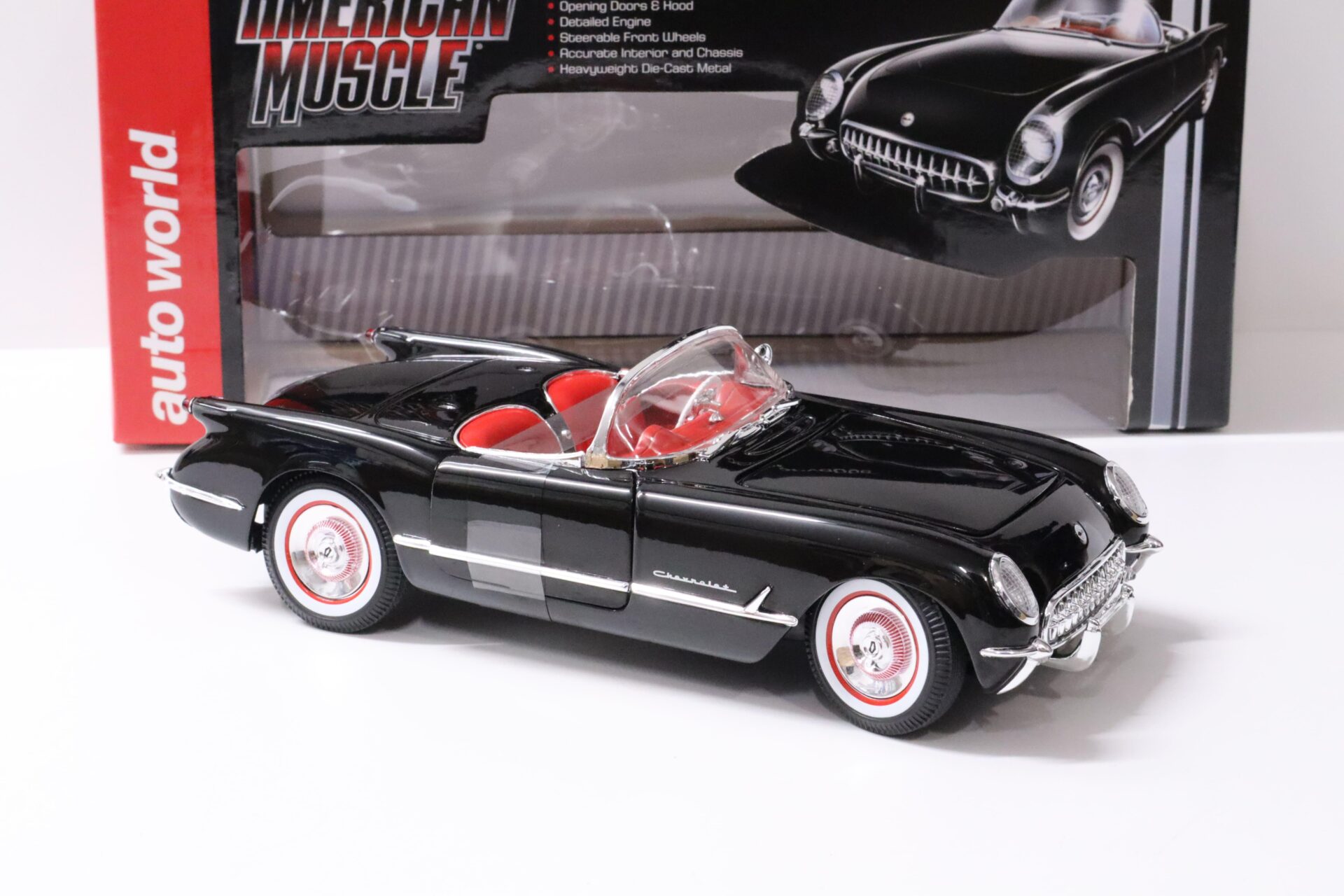 1:18 Auto World Chevrolet Corvette Convertible 1954 black/ red
