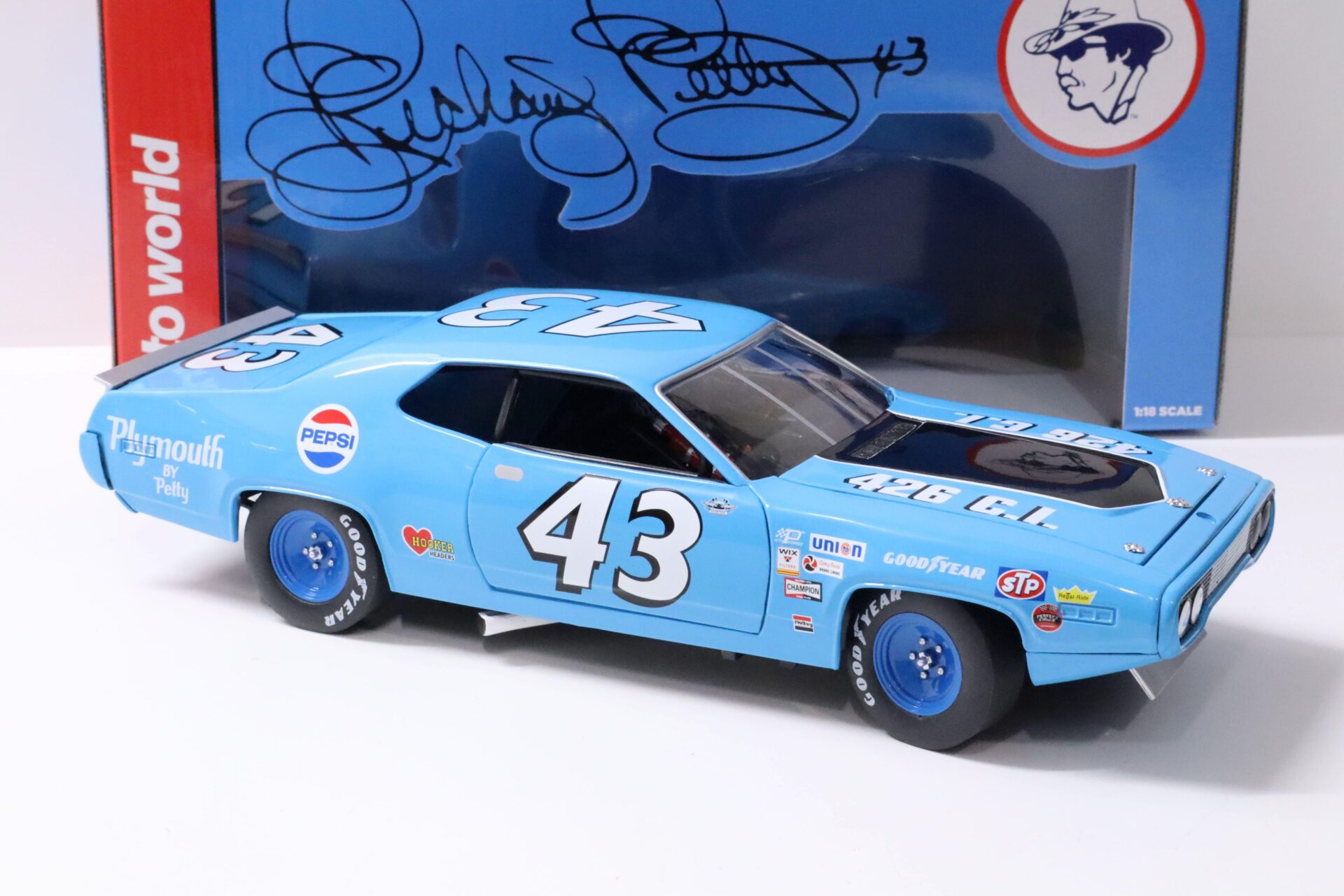 1:18 Auto World 1971 Plymouth Road Runner 426 C.I. Coupe Richard Petty #43 blue