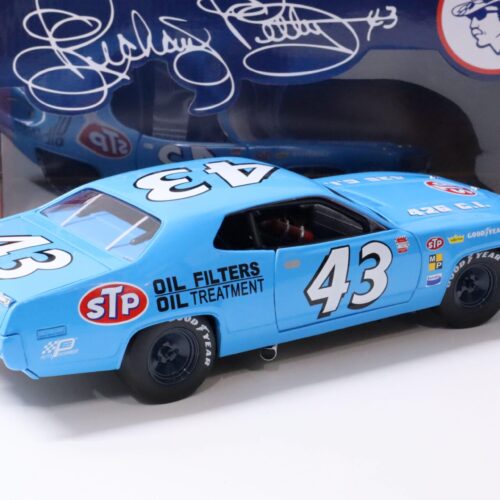 1:18 Auto World 1972 Plymouth Road Runner 426 C.I. Coupe Richard Petty #43 blue