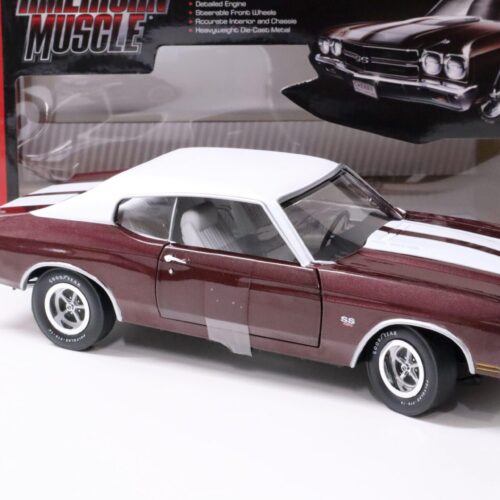 1:18 Auto World 1970 Chevrolet Chevelle SS 454 Coupe dark red/ white