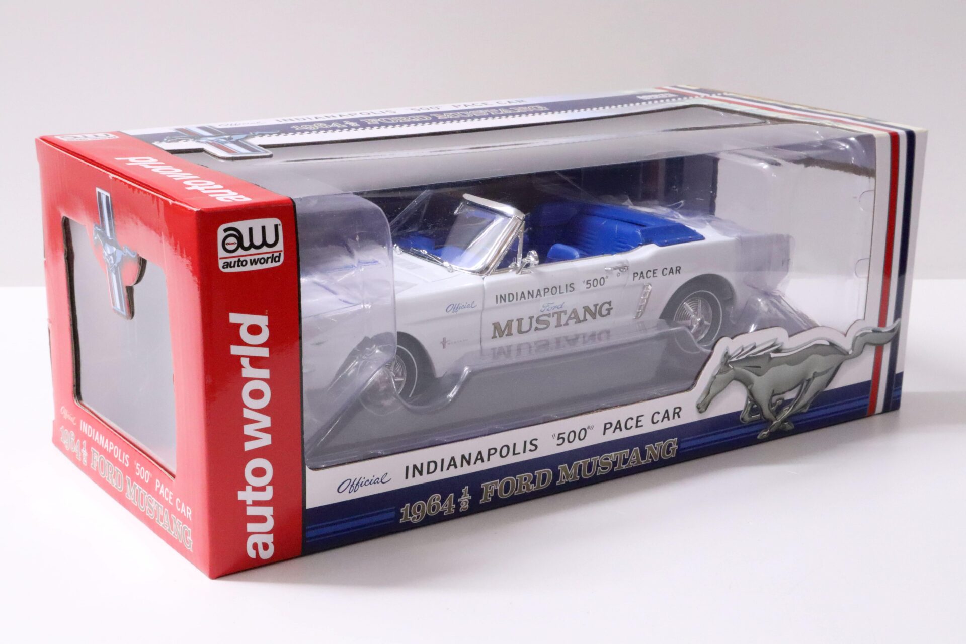 1:18 Auto World 1964 1/2 Ford Mustang Convertible Indianapolis 500 PACE Car white