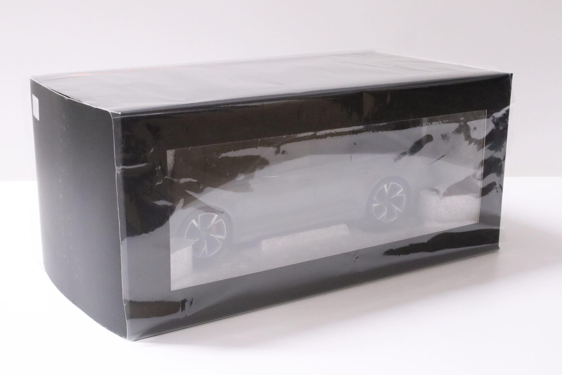 1:18 Minichamps Audi RS6 Avant C8 Nardo grey DEALER VERSION