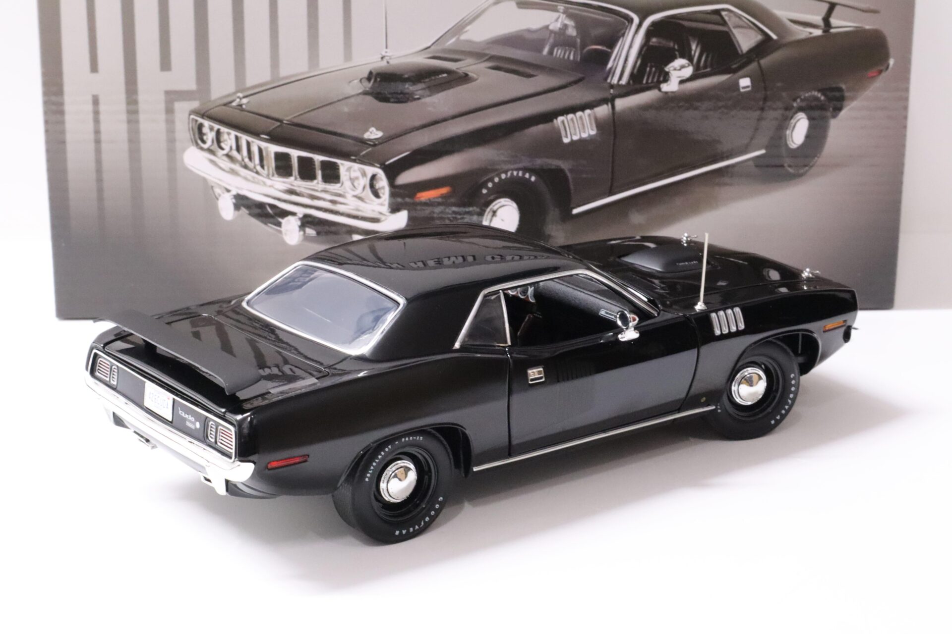 1:18 ACME 1971 Plymouth Hemi Cuda Barracuda Coupe black/ black