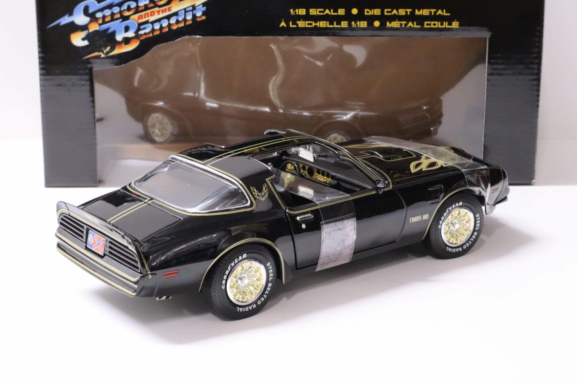 1:18 ERTL Joyride 1977 Pontiac Trans AM Smokey and the Bandit black