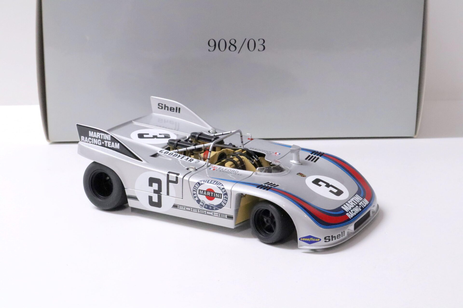 1:18 AUTOart Porsche 908/3 Nürburgring 1971 Elford #3 DEALER VERSION