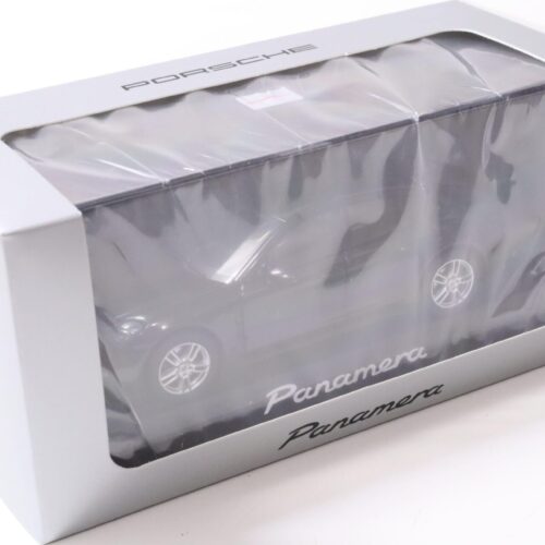 1:43 Herpa Porsche Panamera (G2) black metallic 2017 DEALER VERSION