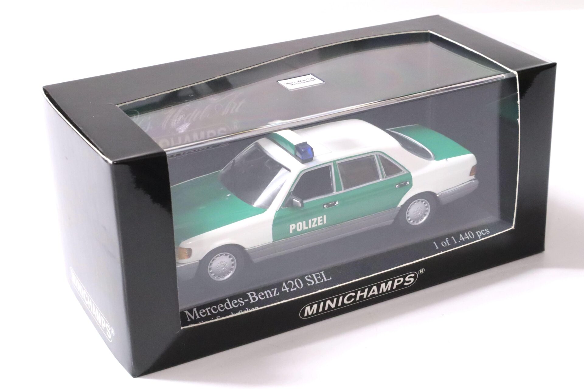 1:43 Minichamps Mercedes 420 SEL Limousine Polizei Saarbrücken 1991 green/ white