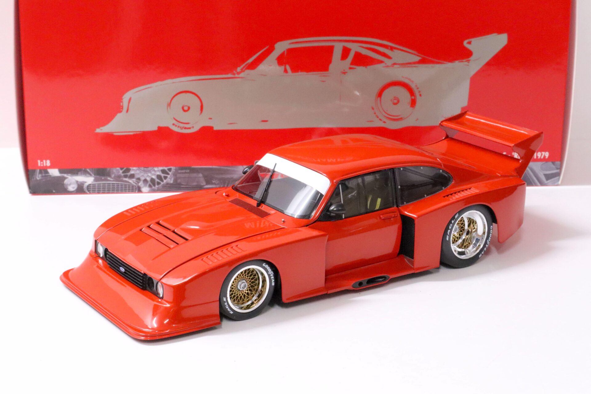 1:18 Minichamps Ford Capri Turbo Gr.5 red 1979