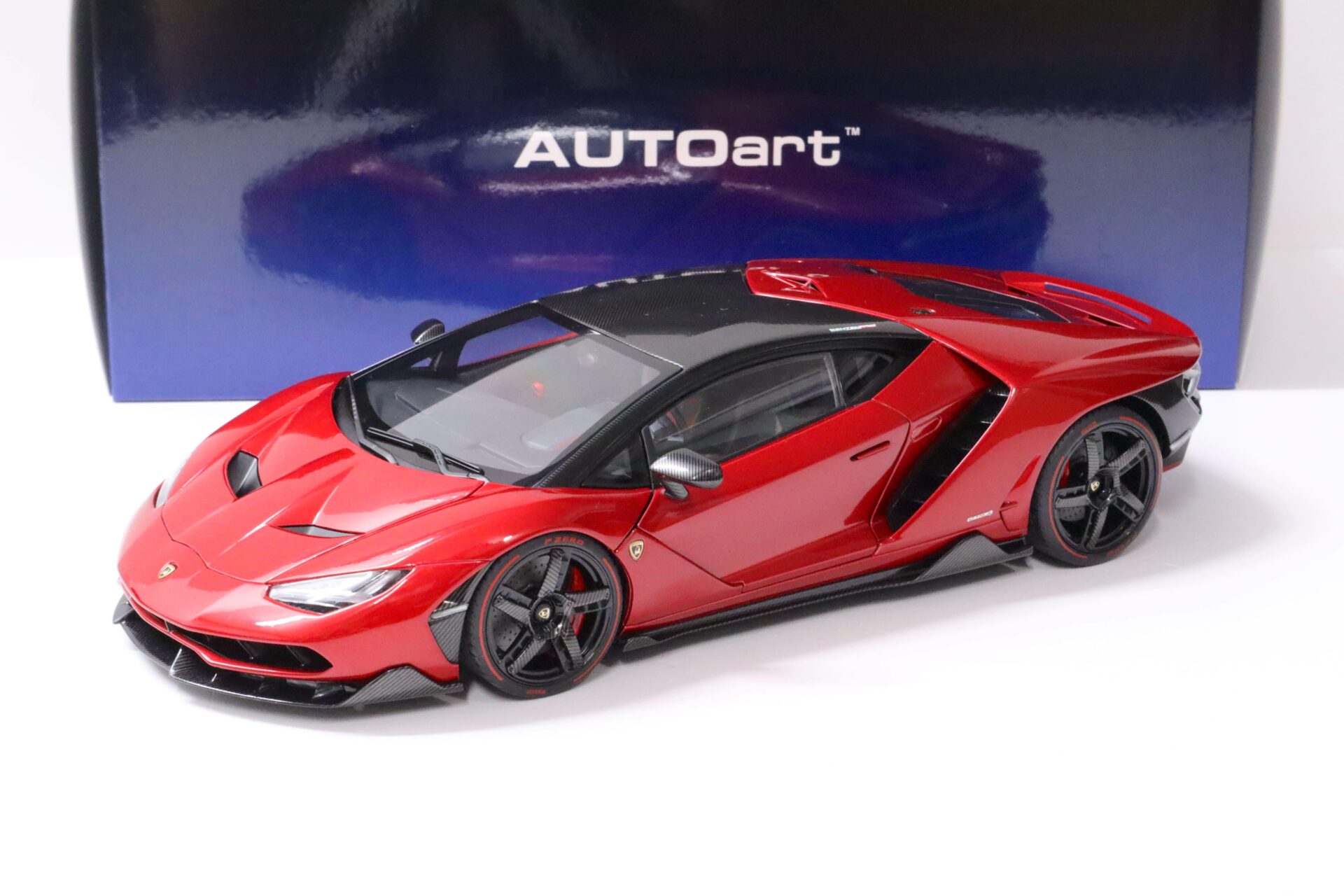 1:18 AUTOart Lamborghini Centenario 2017 Rosso Efesto/ metallic red 79112