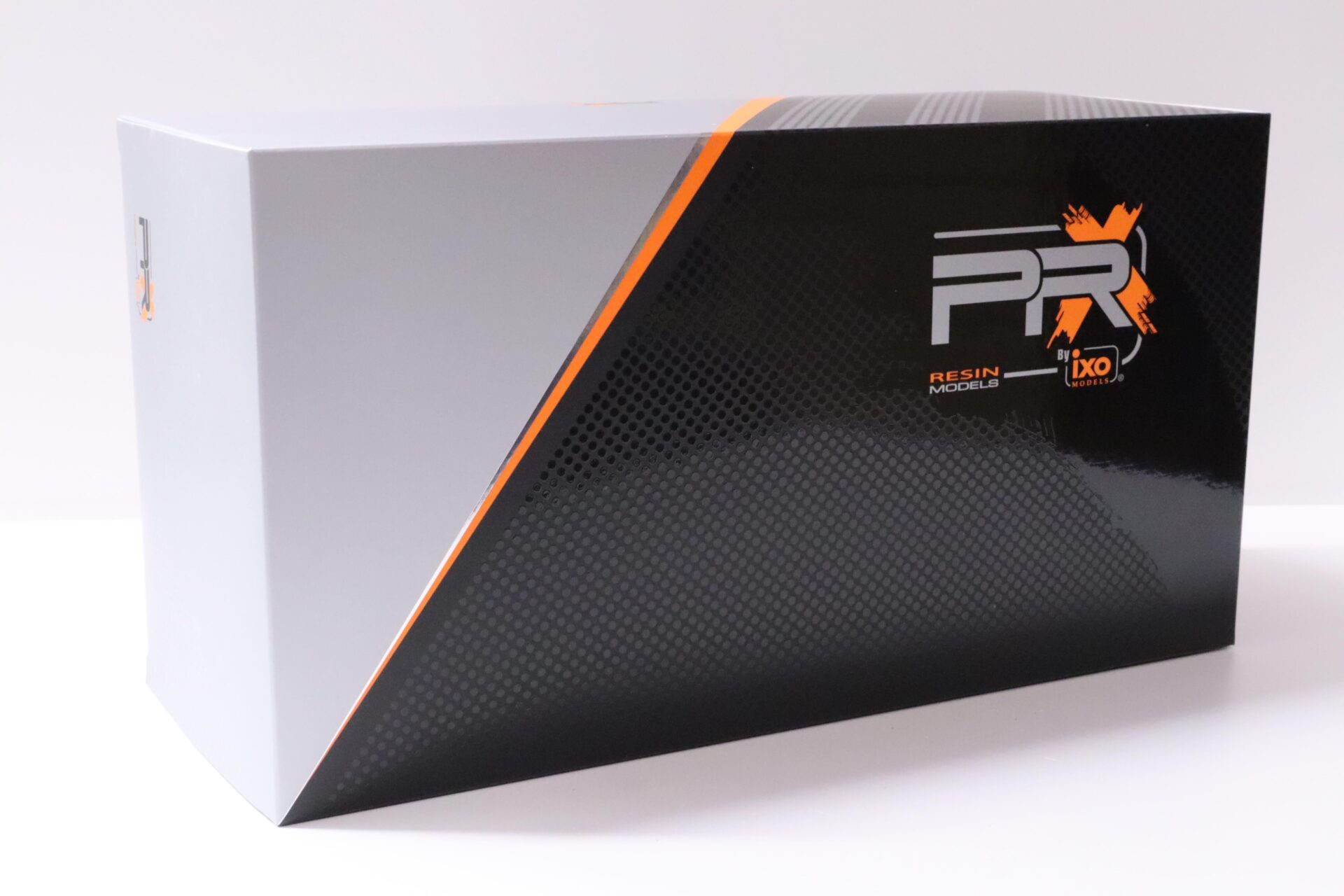 1:18 PremiumX Stutz Blackhawk Coupe 2-Tones silver/ black 1971