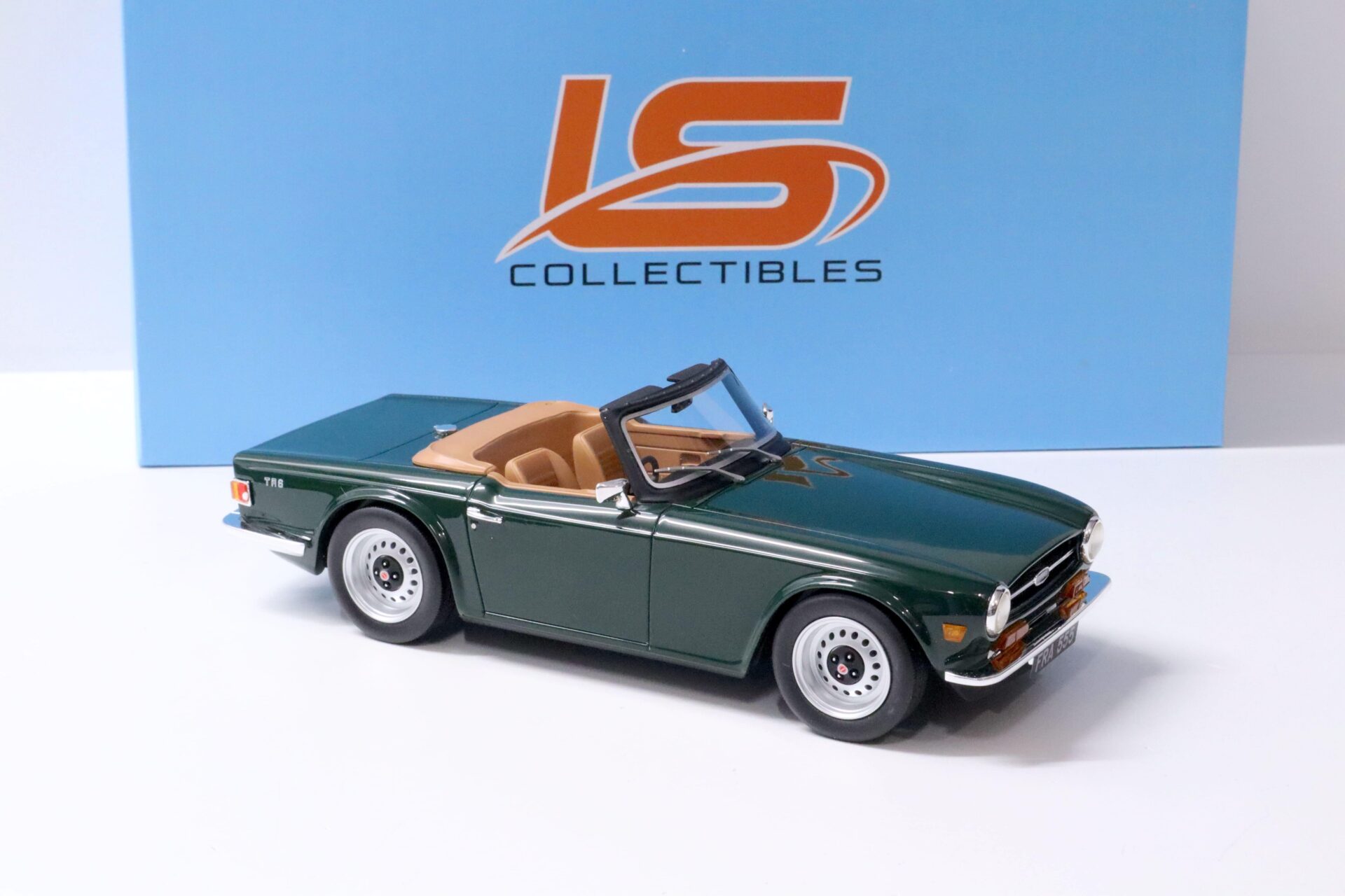 1:18 LS Collectibles Triumph TR6 Spider dark green 1974