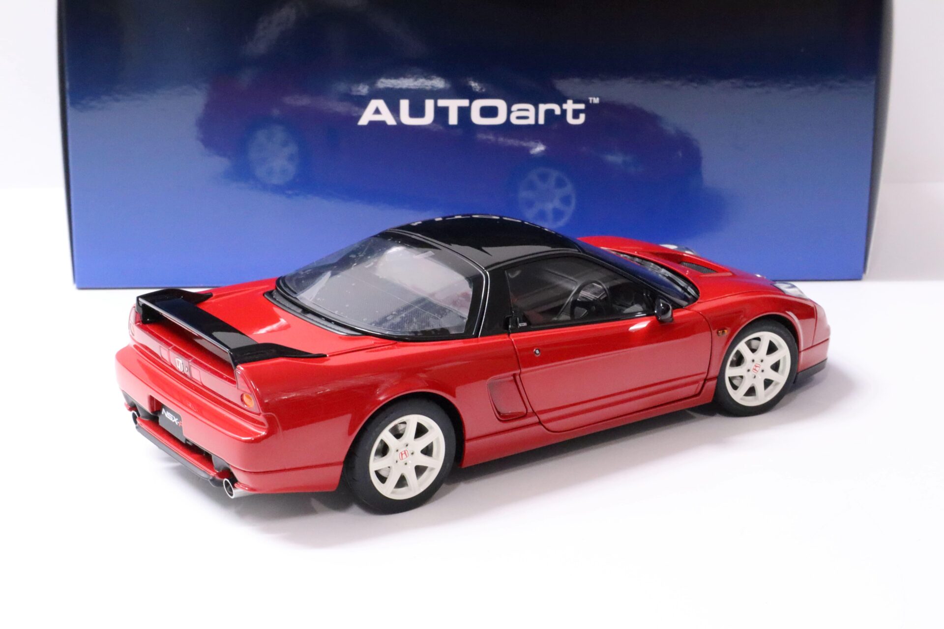 1:18 AUTOart Honda NSX-R (NA2) 2019 New Formula red