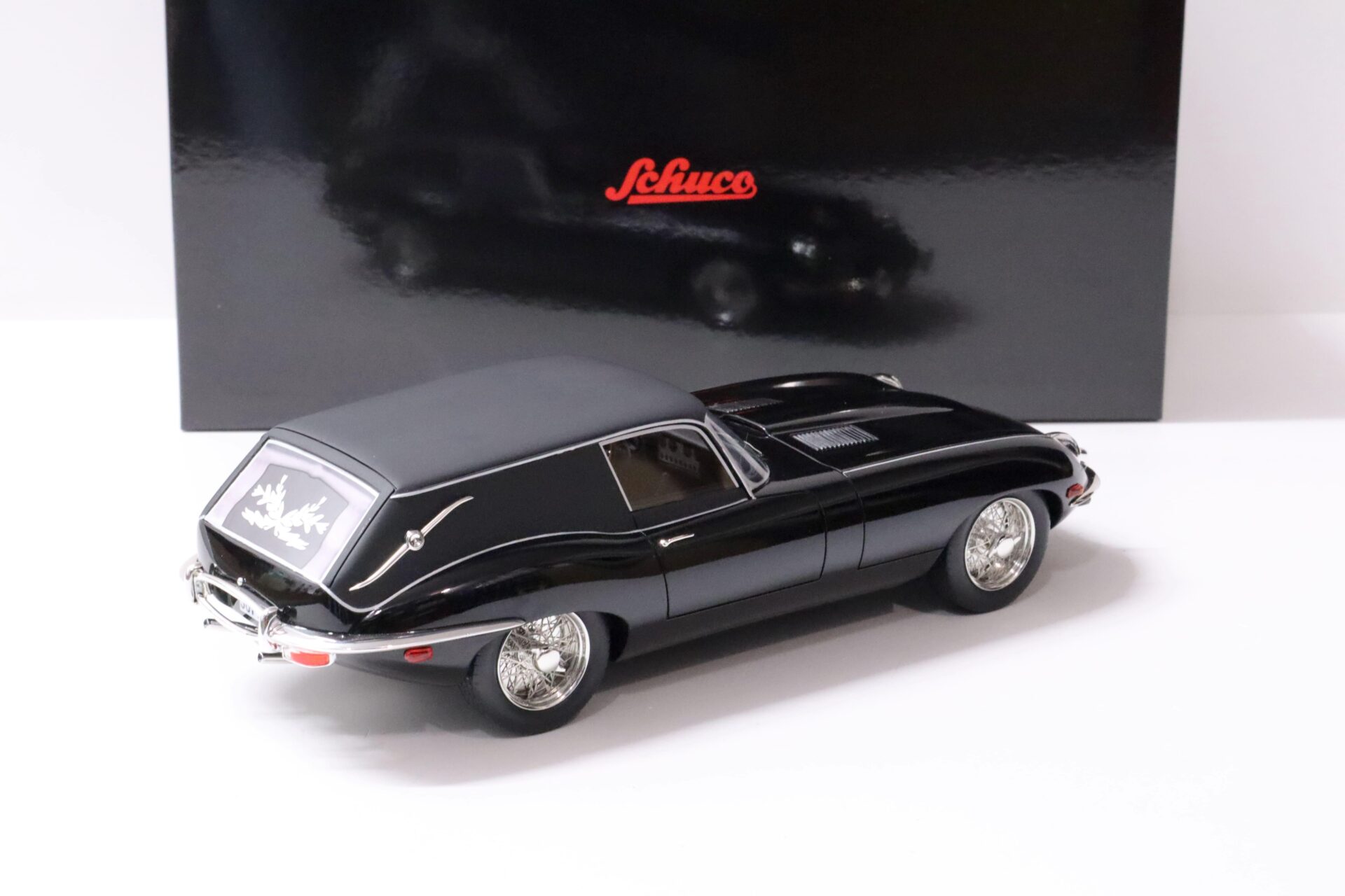 1:18 Schuco Jaguar E-Type Shooting Brake Hearse black