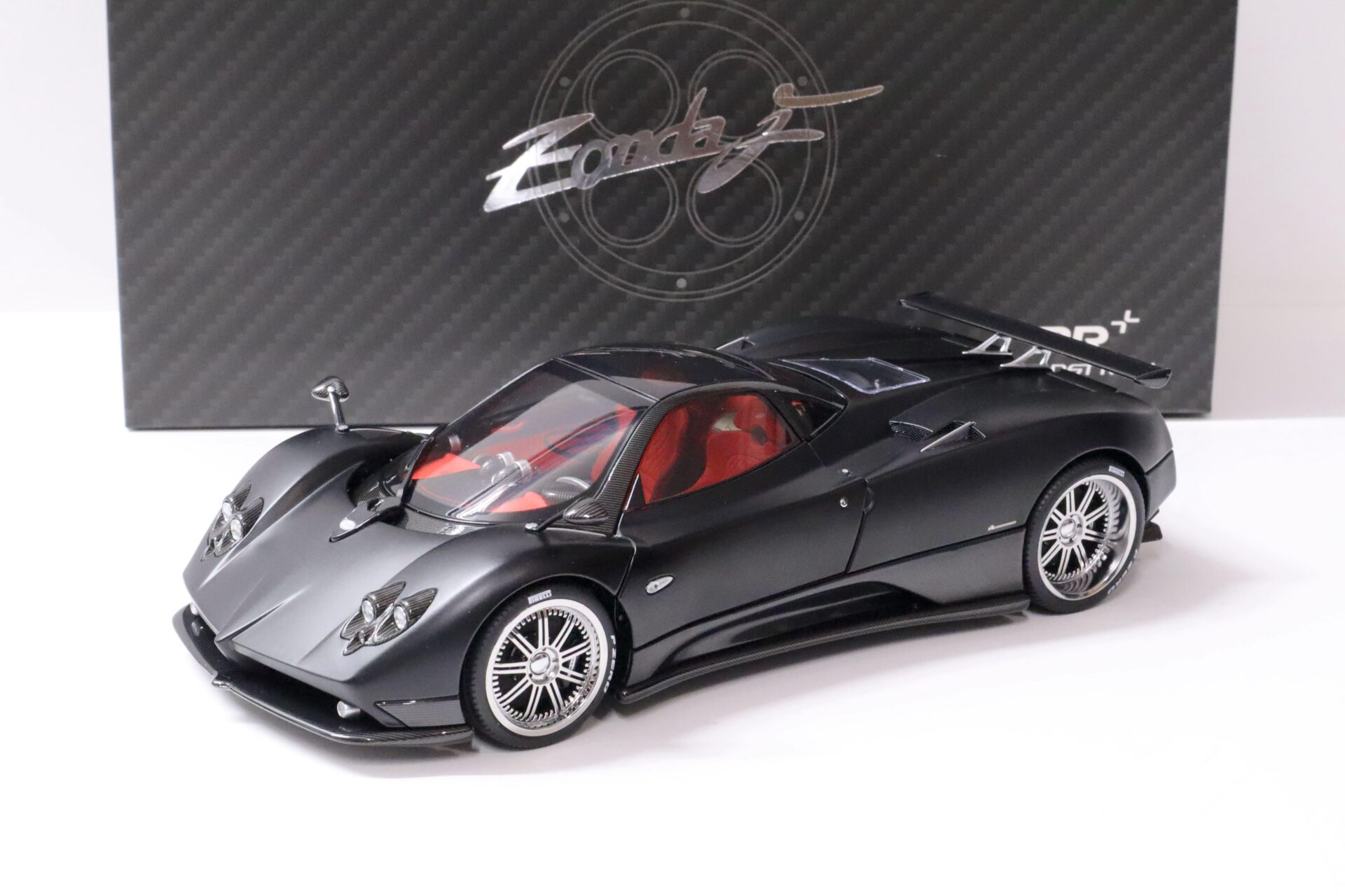 1:18 Almost Real Pagani Zonda F - 2005 matt black Die-Cast